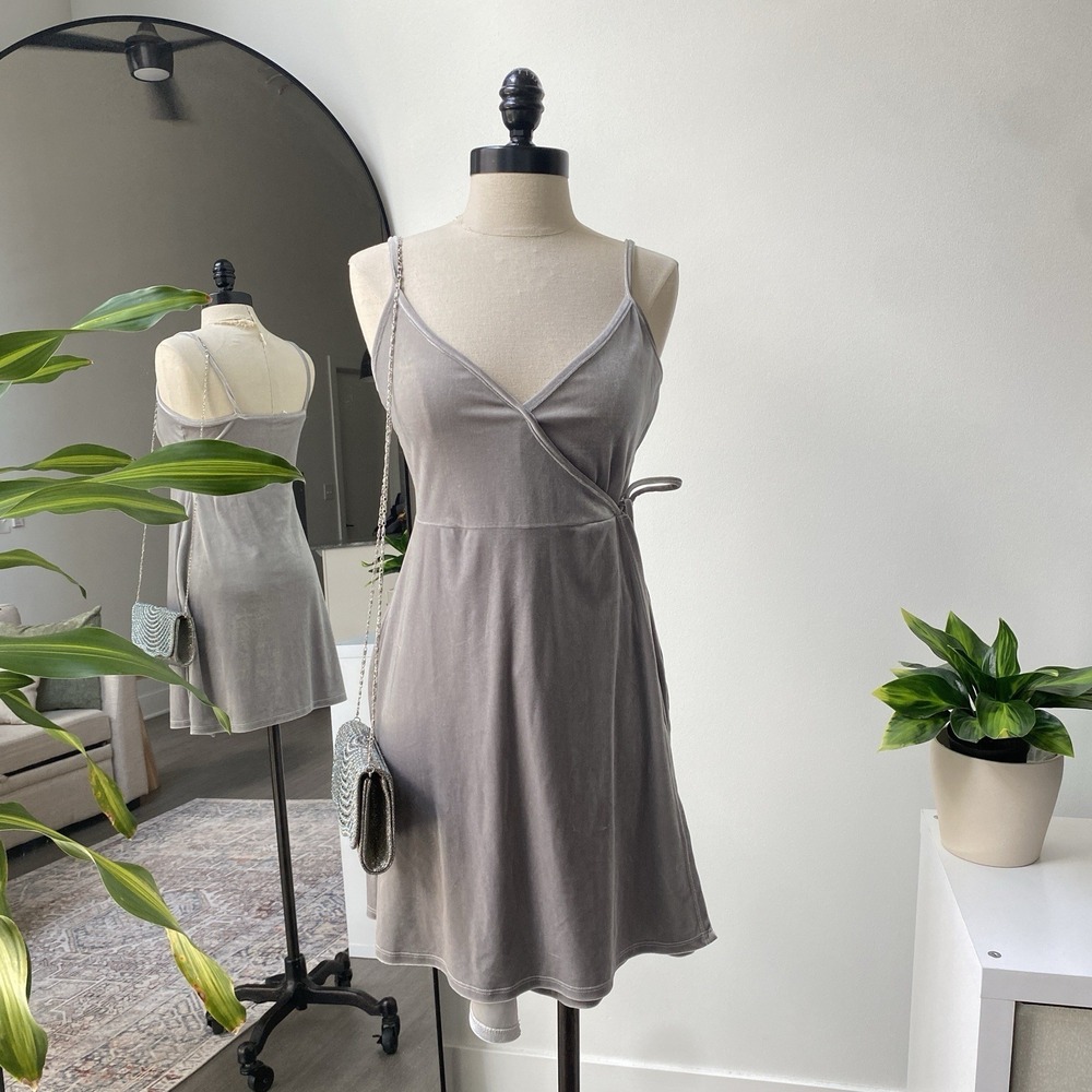 BP Grey Velvet Wrap Dress Spaghetti Strap Casual Dance Size Small